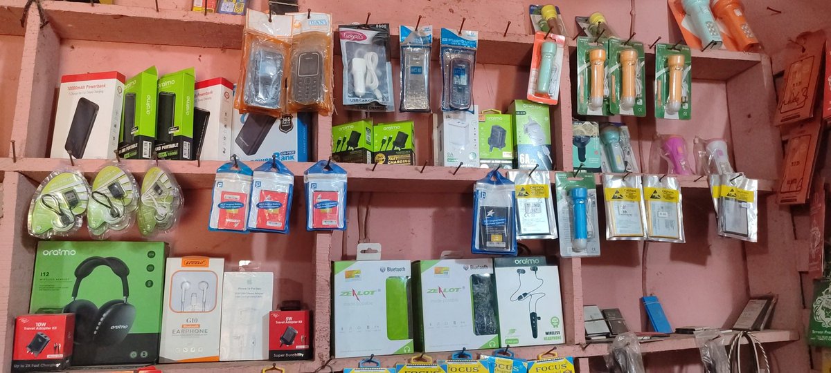 Nwaforpatrick's tweet photo. Buy your charger, Bluetooth, battery etc at affordable price
Location: NDEABOH Aninri Local Government Area,Enugu state 
Contact: 09159495284
@electric_4u @TechpointAfrica https://t.co/T3ToXX0KfG