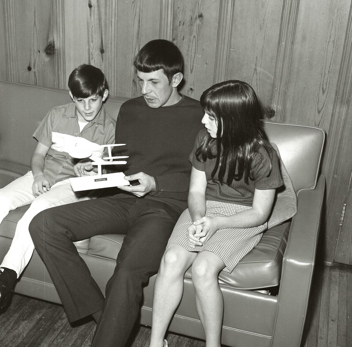 Dad showing me and my sister Julie a mockup of the Enterprise. Ah, those early days when Star Trek was new and exciting and fanzine photographers were showing up all the time. So grateful to have been old enough to remember so much of it. LLAP 🖖