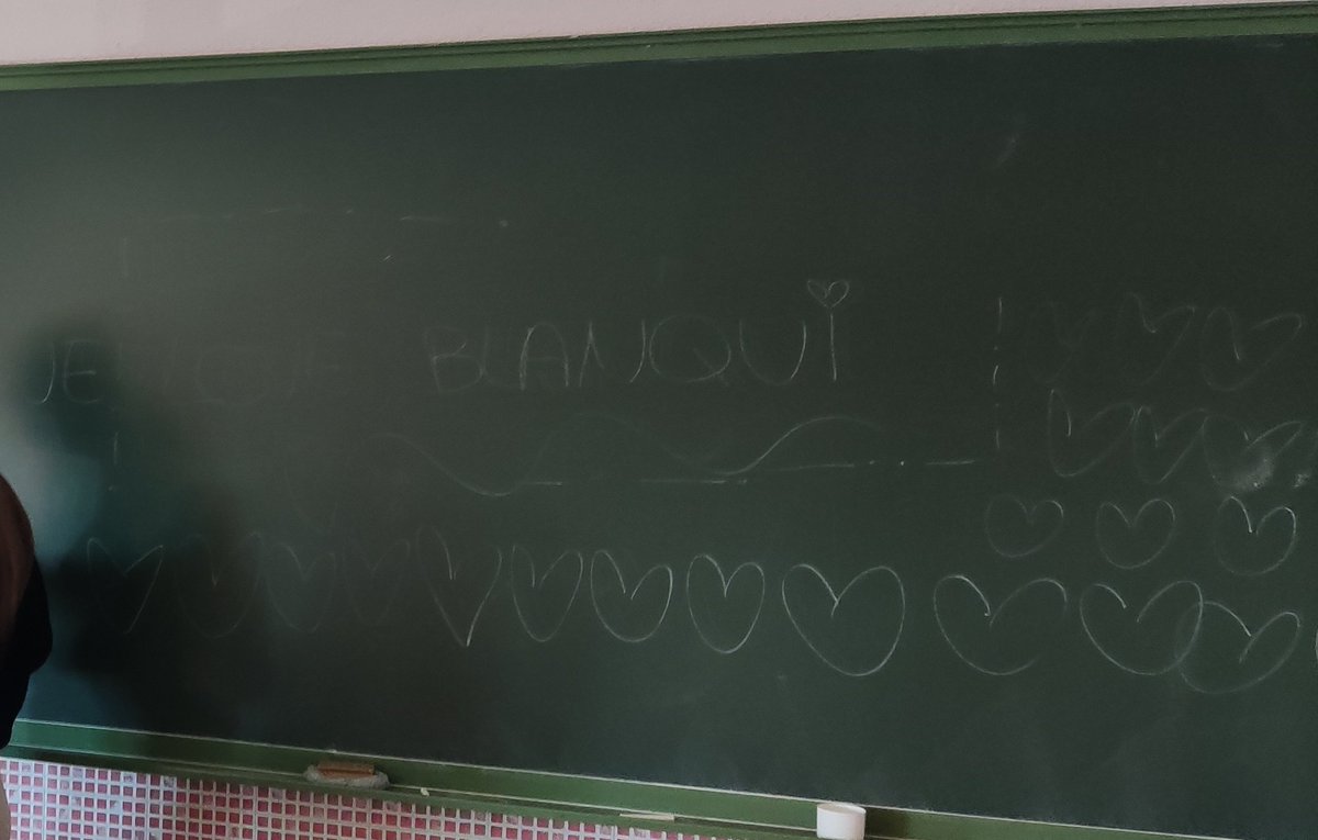blancanamero's tweet photo. Qué bonicas son mis chicas #4ESO. Vamos a disfrutar del proceso #Piiecyl...Somos #Autotélicos y creemos q el valor del trabajo está en el proceso https://t.co/0XS9MQXVrG