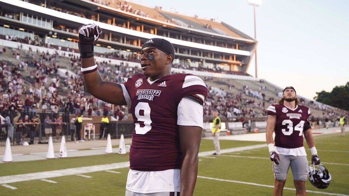 Blessed To Receive an offer from Mississippi State University❗️🐶#HailState @Coach_Leb @coachdt48 @HailStateFB @CoachJBWallace @On3sports @HallTechSports1 @CoachL__