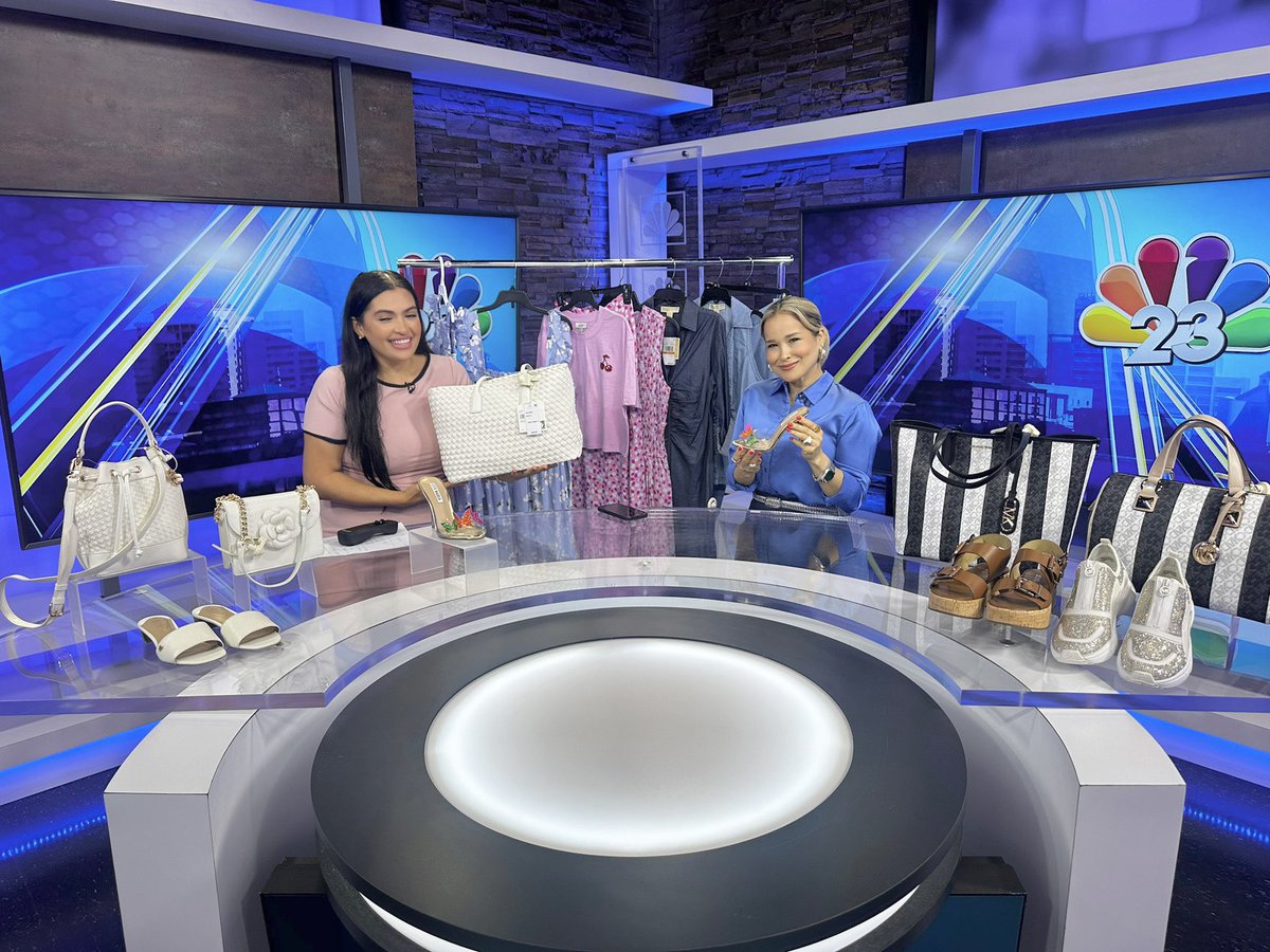 Mothers Day gift ideas 🩷 

#TvHost  #ExecutiveProducer #DanielleBandaTV #LifestyleShow #EntertainmentTV #ValleyPorVida #NexstarNation #DanBanFam 

*Disclaimer: comments on this post may be featured on my show 🤗💕* 

✅ ALMOST DAILY VIDEOS POSTED TO YOUTUBE: @daniellebandatv