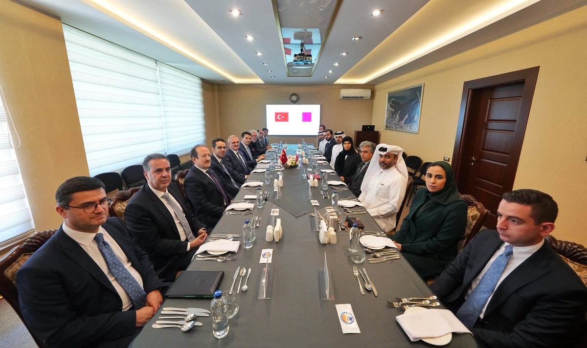 Deputy Minister Yasin Ekrem Serim, Deputy Minister of Interior Münir Karaloğlu and Qatar's Minister of State for International Cooperation Lolwah Rashid Al-Khater held a consultation meeting at the Mersin Governorship on the occasion of the 'Türkiye Qatar Gaza Benevolence Ship'…