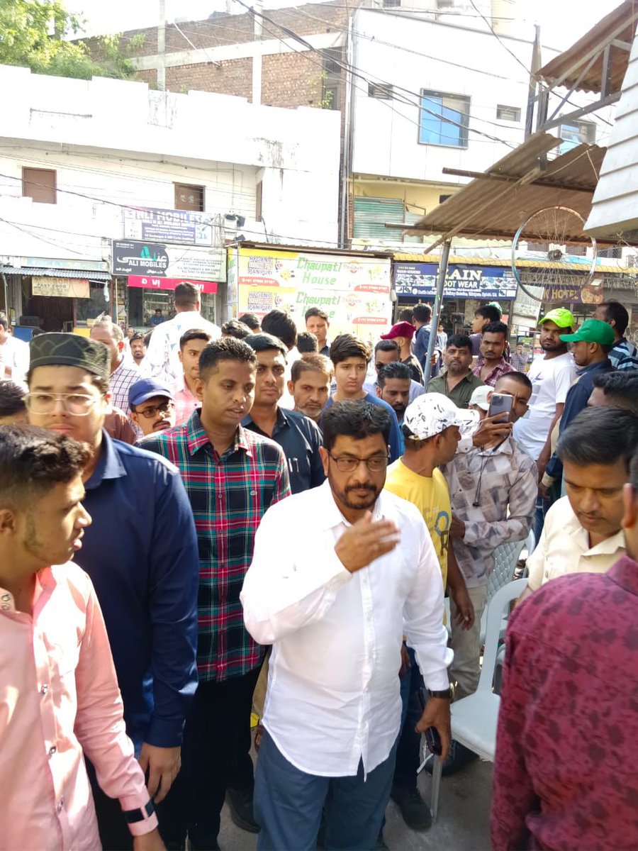#AIMIM Floor Leader @akbarowaisii today i.e, 08 May 2024, in a Door to Door Election Campaigning and also addressed corner meetings for #AIMIM President and Hyderabad MP Candidate Barrister @asadowaisi in Kurmaguda Division #Yakutpura Assembly Constituency along with Me, Yasar…