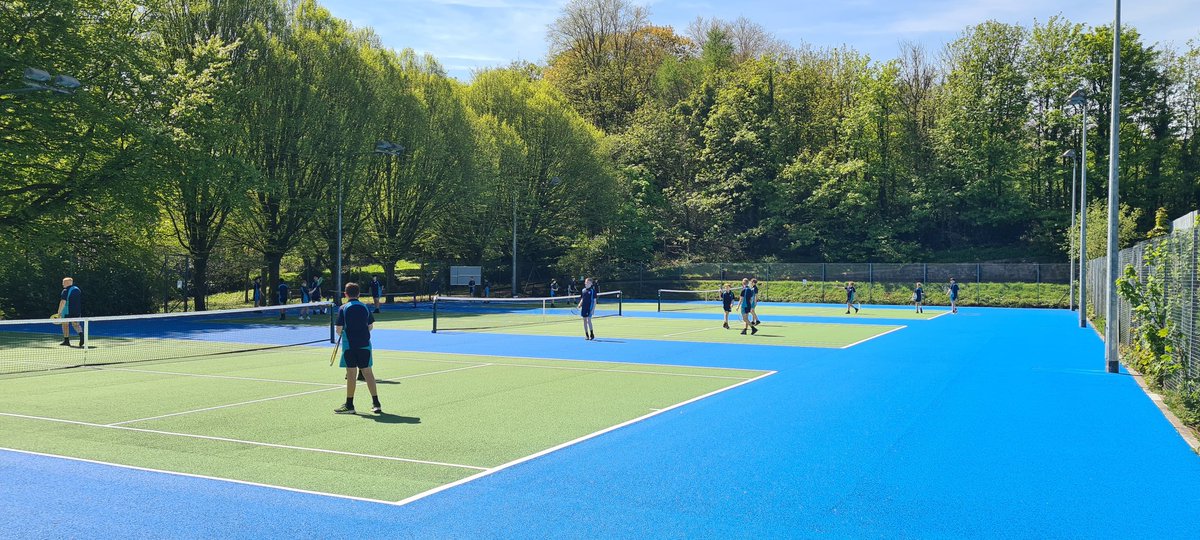 Year 8 boys had opportunity to use the brilliant new Tennis facilities at @BedwelltyHouse today. An excellent facility that can now be enjoyed by the community. @Tredegar_PE