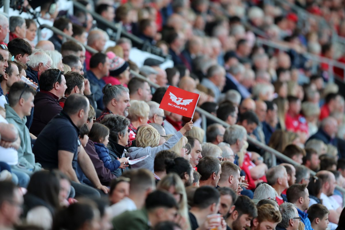 🏟 Ymunwch â ni ar ôl y chwiban olaf ar Ddydd Sadwrn wrth i ni ffarwelio rhai o arwyr y clwb. Ar gyfer ein cyflwyniad ar ôl y gêm eleni, bydd cefnogwyr yn cael ymuno â ni ar y cae er mwyn bod yn rhan o'r digwyddiad a hefyd cwrdd â chwaraewyr am luniau a llofnod!