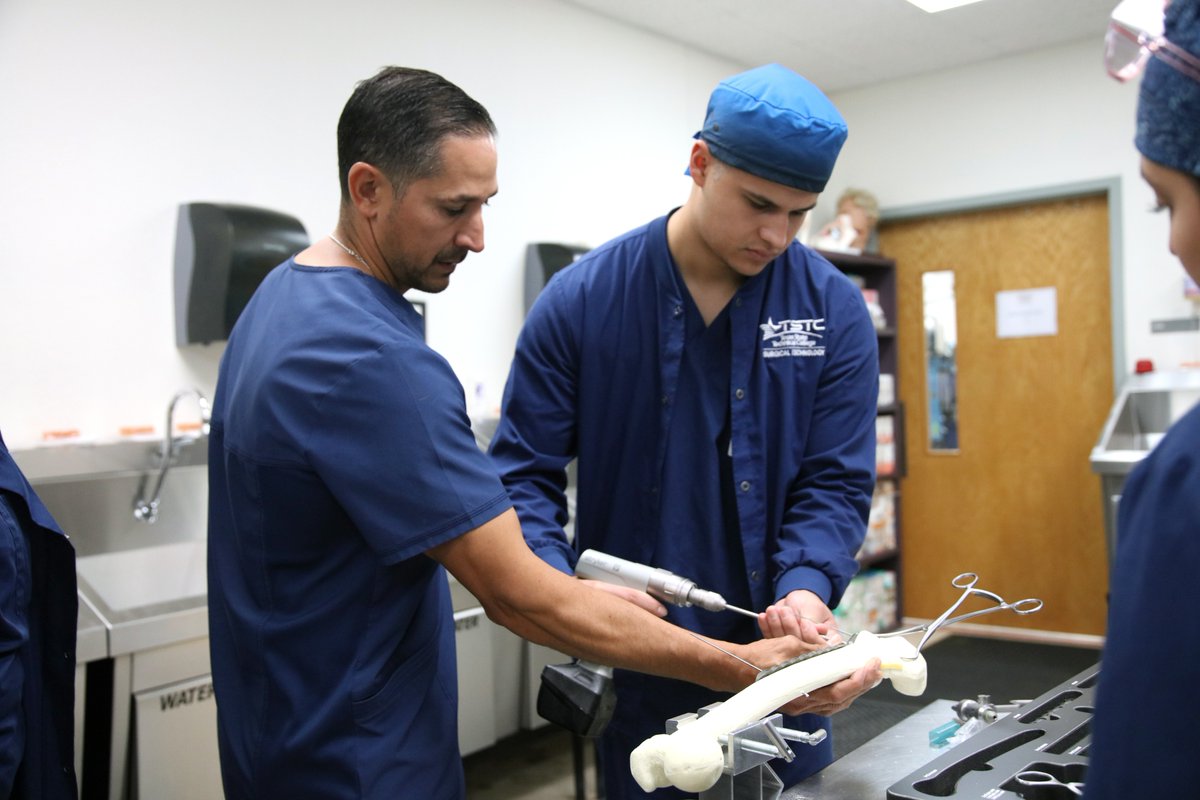 TSTCproud's tweet image. Representatives from @strykercareers visited the Surgical Technology program. Students learned about orthopedic trauma surgery and what they can expect in clinicals. Thank you for your support! #TSTCproud #SurgicalTechnology