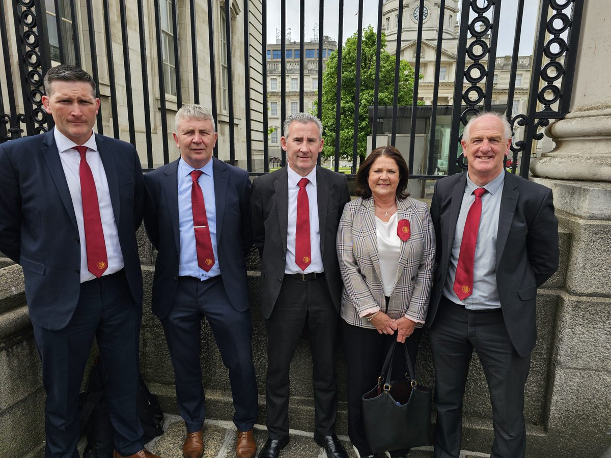 Association of Garda Superintendents members protest at Leinster House alongside colleagues from the Garda, Fire Brigade, Defence and Prison Services against unfair pension entitlements on offer to new recruits #FairPension #SecureOurFuture