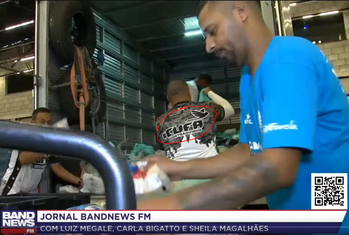 marfcg's tweet photo. Imagens do primeiro caminhão com doação de comida que conseguiu chegar.
Muito obrigado @CUFA_Brasil e todas as pessoas que optaram por doar para eles.
Imagem extraída da transmissão de hoje do Jornal BandNews FM na manhã de 2024-05-08. @radiobandnewsfm https://t.co/CILF9sUeUp https://t.co/S2iUAmKjAM
