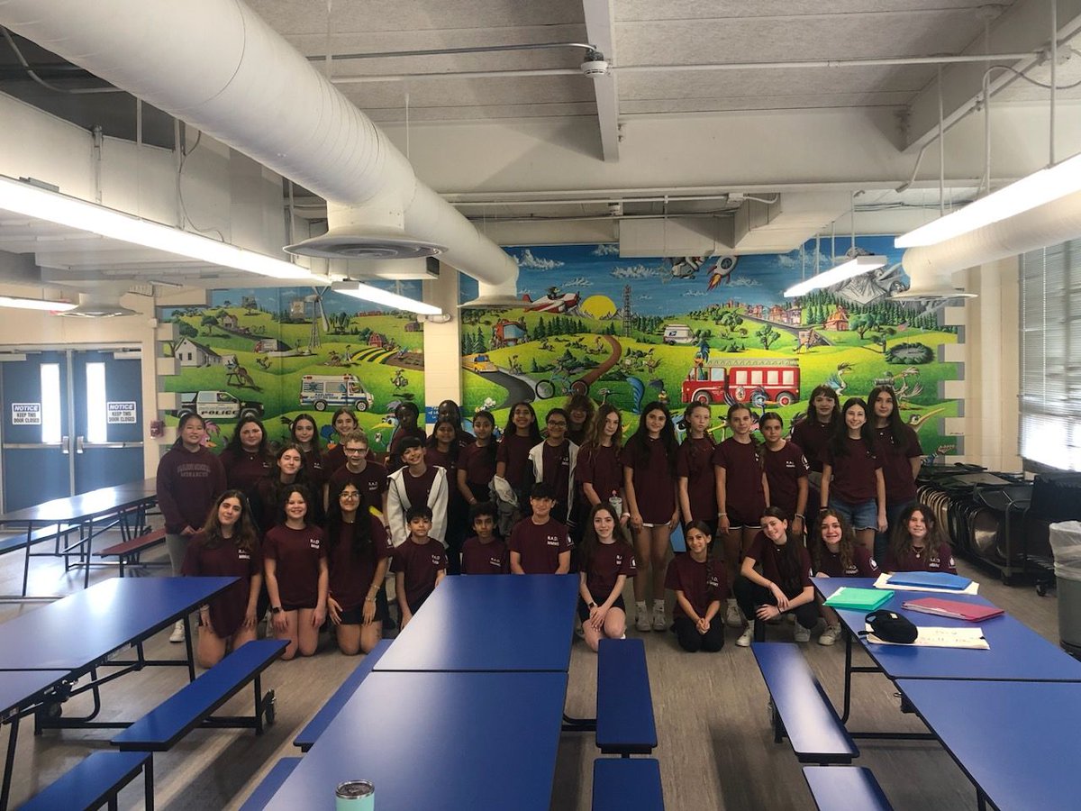 RAD club had an awesome visit with our 5th graders at Robertsville! They discussed healthy decision-making and helped prepare them for their transition to middle school.