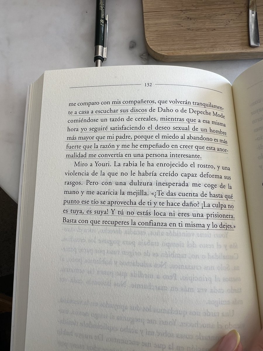 Hace dos días que terminé El consentimiento y no dejo de pensar en este testimonio ❤️‍🩹 Es que UF