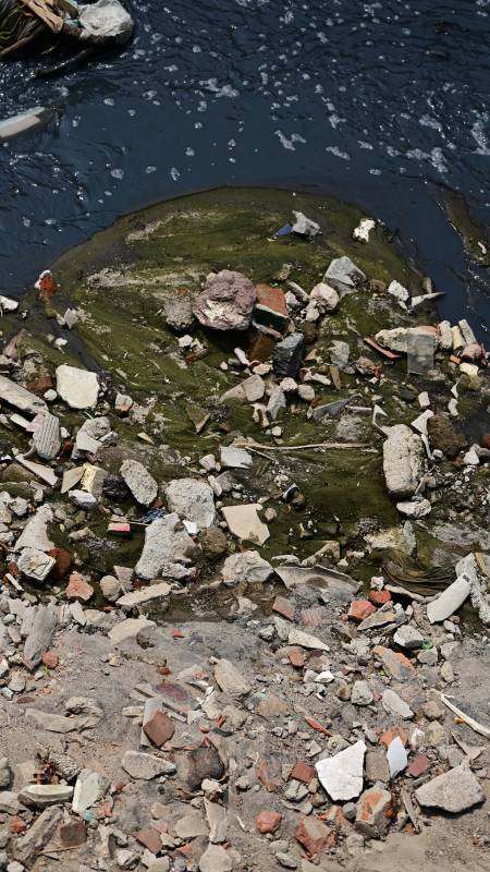 malayerbacom's tweet photo. En el sistema web del @MedioAmbienteSV, tampoco se encuentra la intervensión del Palacio Nacional.
 
El río Las Cañas es uno de los más contaminados que guarda restos de un sitio arqueológico, que fue descubierto en 2022 por un profesor en Tonacatepeque. https://t.co/Awqr4wvbJC
