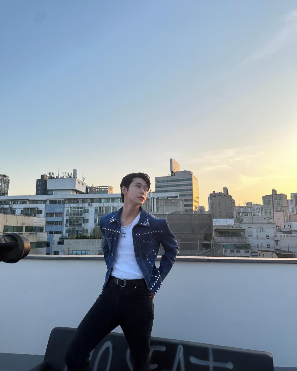 KIM DOYOUNG 🎸