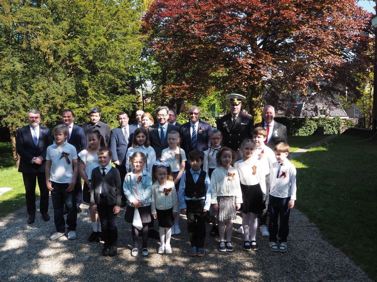 On 7 May, on the eve of the 79th anniversary of the victory of the Soviet people in the Great Patriotic War, lilacs were planted on the premises of the Russian Embassy in the Netherlands as part of the 'Garden of Memory' initiative.