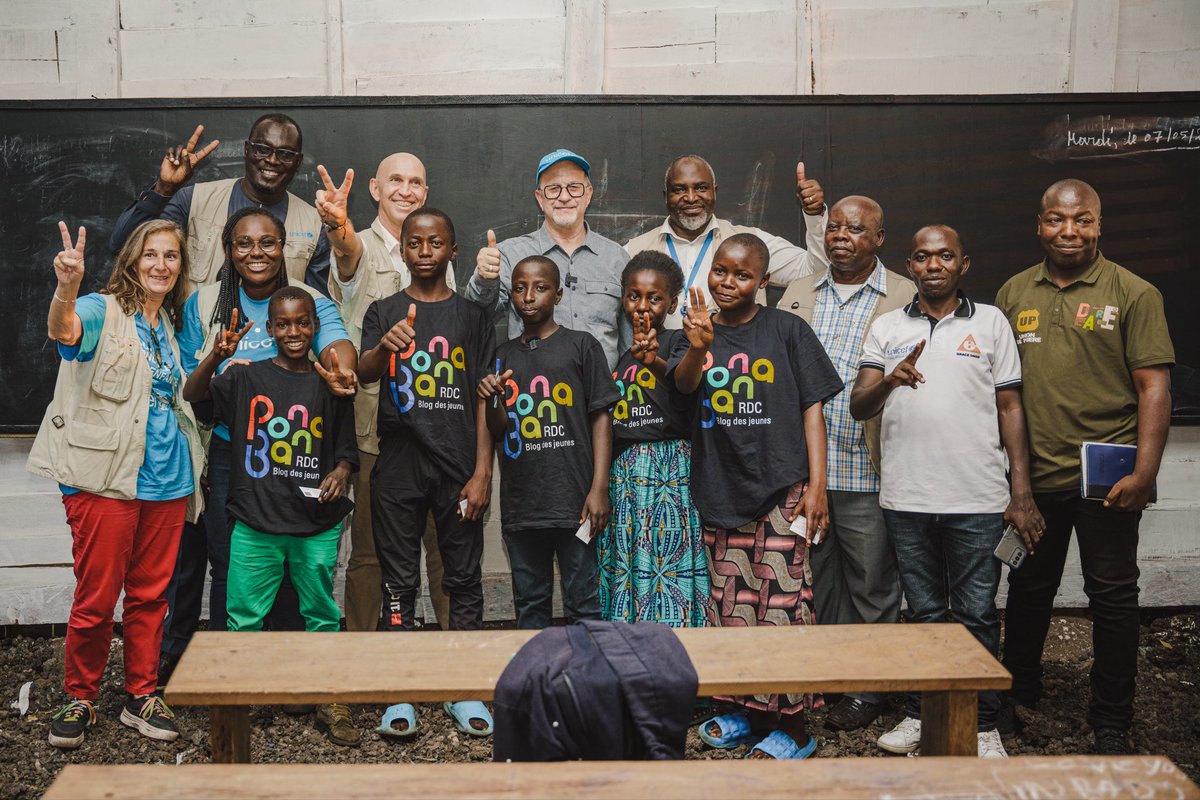 Rencontre émouvante avec @TedChaiban, David, Joseph, Neema, Sheema et Médiatrice, Enfants Reporters formés par l'UNICEF qui défendent les droits des enfants déplacés. Leur message est clair : l'éducation est la voie vers des lendemains meilleurs, surtout en situations d'urgence.