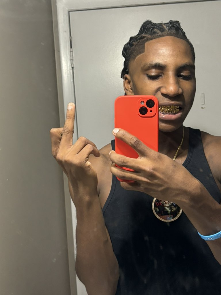 lmkjit's tweet image. You gotta pay the price to look this good 🙂‍↔️ #dreadstyles #fyp