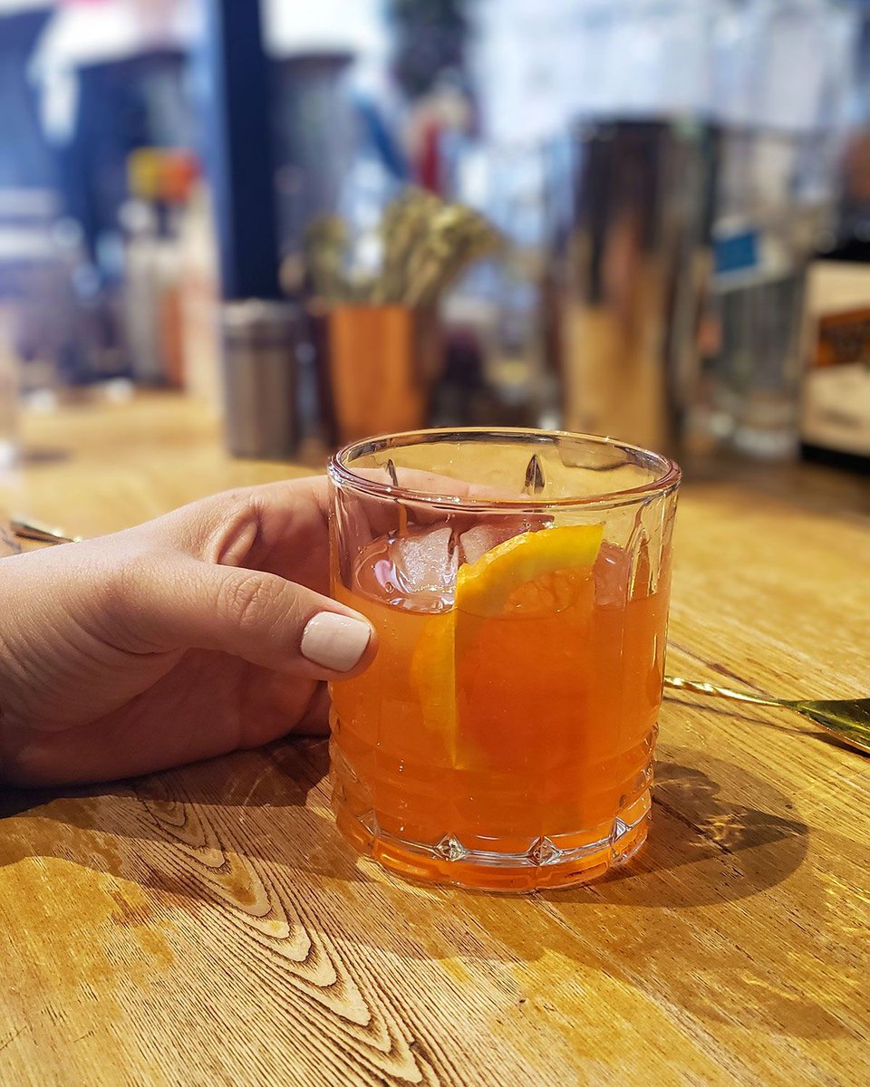 Meet the Santra Negroni 🍊 // Aviation gin, Campari, red vermouth, orange &amp; grapefruit 

#Cocktails #stclairwest #tofoodies #toronto #tastetoronto #toptorontorestaurants #tofood #torontoeats #eatstoronto #SeeTorontoNow #ShowLoveTO #DestinationToronto