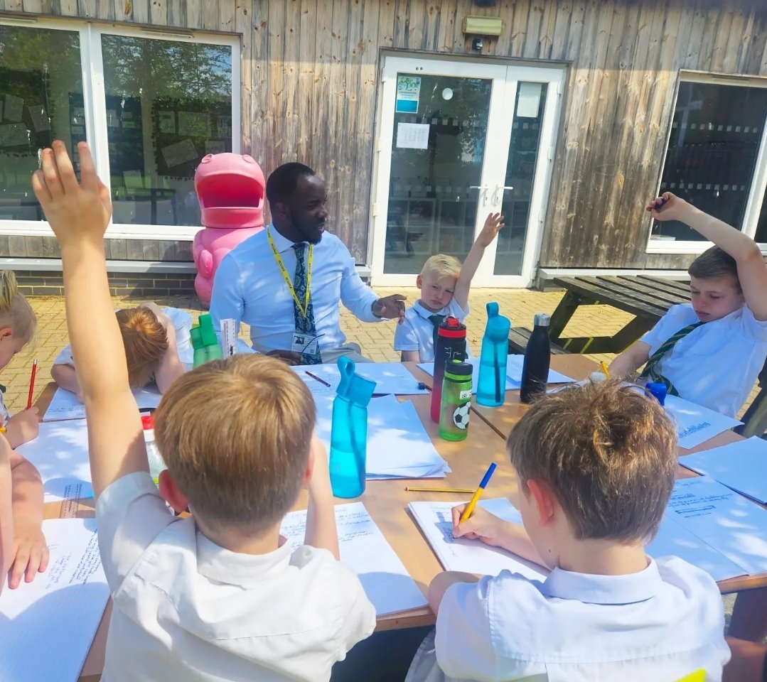 A great session @SmardenPrimary in Kent today with #YoungGents from various years groups in KS2. Today they set themselves personal goals to do their best to show gentleman like qualities around school and at home. 🚀 👏🏿 #YoungGentlemansProject @TKATAcademies