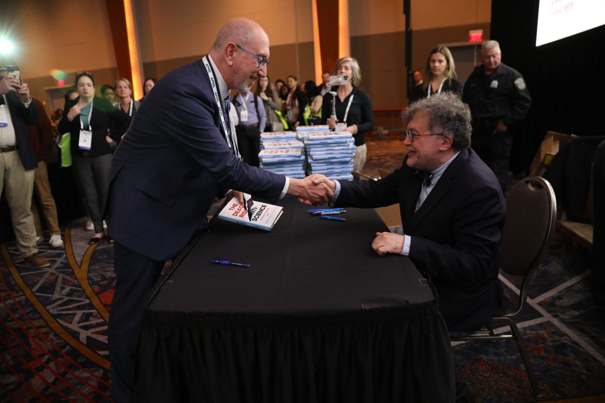 Day 2 of the #APHL Annual Conference was an exciting one! From the impactful keynote presentation by Dr. @PeterHotez to puppies in the exhibit hall, it will be a tough day to beat. Check out more highlights on our blog. aphlblog.org/2024-aphl-annu…