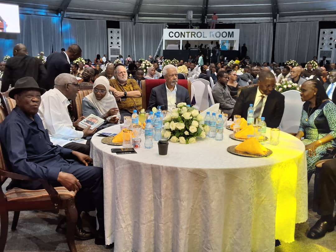 13 April 2023, to mark Mwalimu @ 102, I presented 38 Reflections on Mwalimu Julius Nyerere to Prof. Abdulrazak Gurnal, winner 2021 Nobel Prize for Literature (Pic.1 right) and Hon. Leila Mohamed Mussa Zanzibar Education Minister (3rd left Pic. 2). @Afbkcollective @MkukiNaNyota