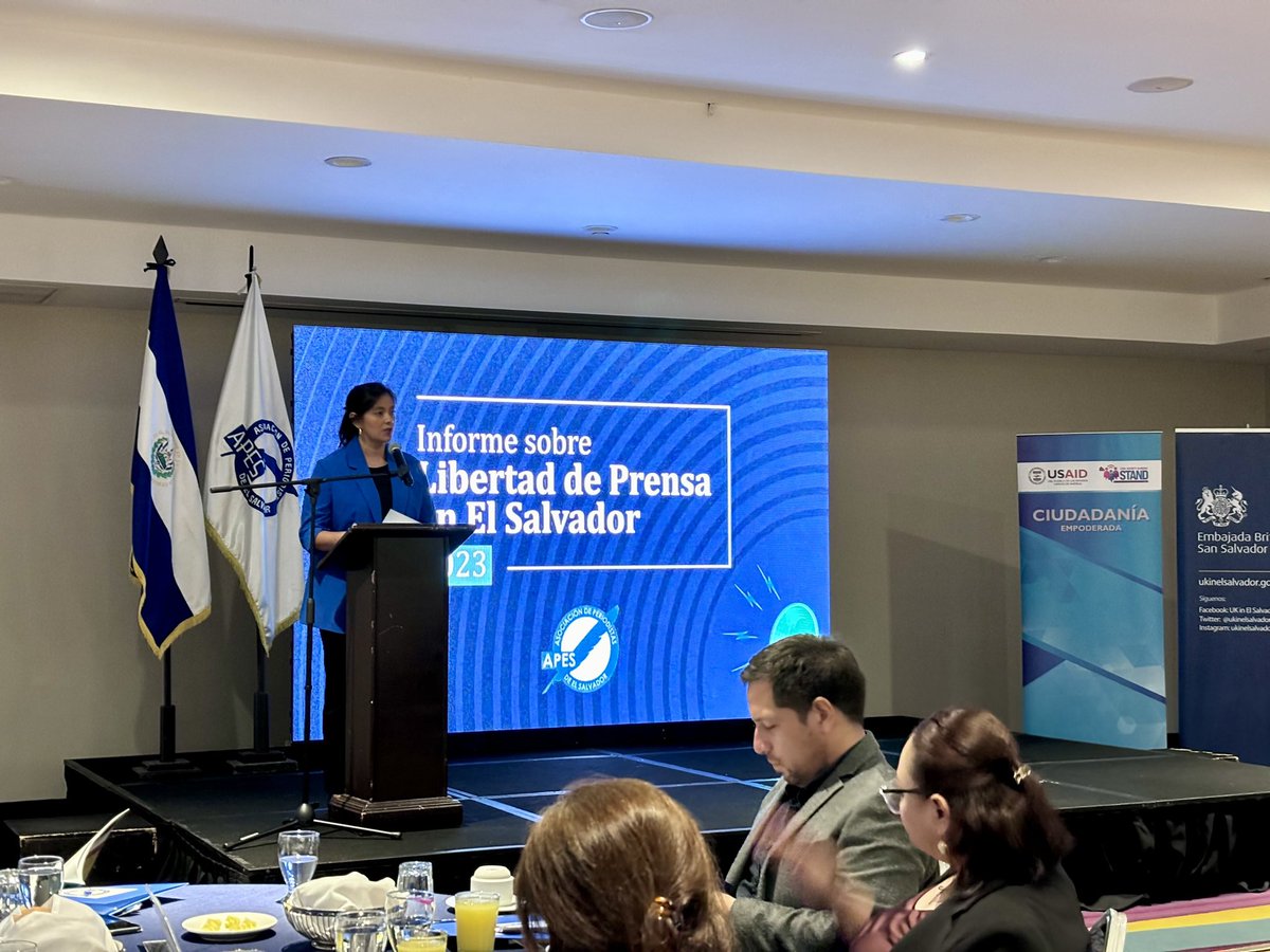 infodemiasv's tweet photo. #Actualidad | La @apeselsalvador presenta su informe 2023 sobre la libertad de prensa en El Salvador donde alerta sobre el deterioro de este derecho. ⚠️👇 https://t.co/Cr9HqmrfB8