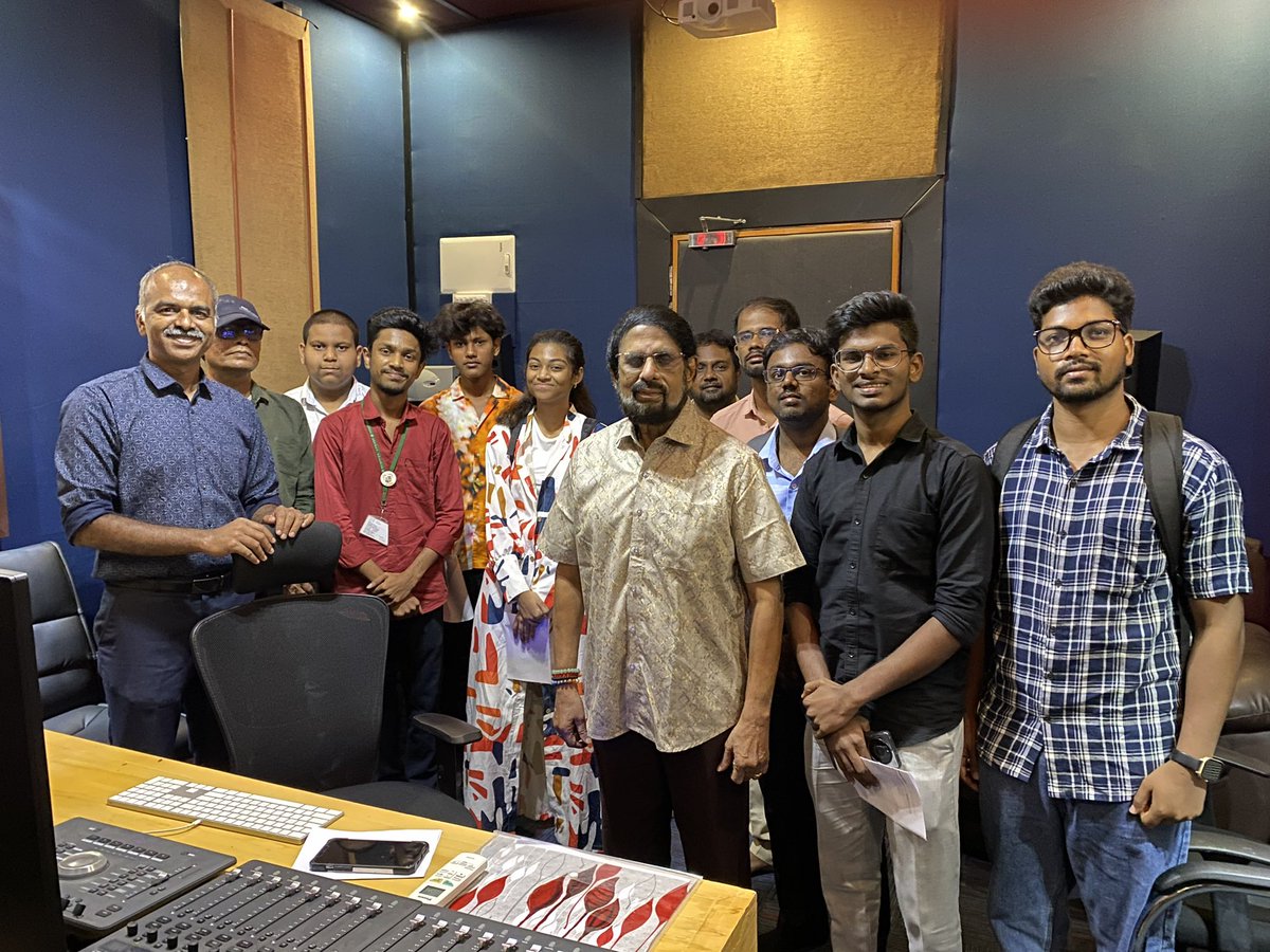 officialIMFACTS's tweet photo. And the Imfacts Summer Programme 2024 begins with a bang!! Best of luck to our dear students for this new journey of learning! 
#imfacts #loyolasoundengineering #soundengineer #techintune #soundengineering #audioproduction #musictech #studiolife #mixingmastering #proaudio https://t.co/QaseQH5n3K