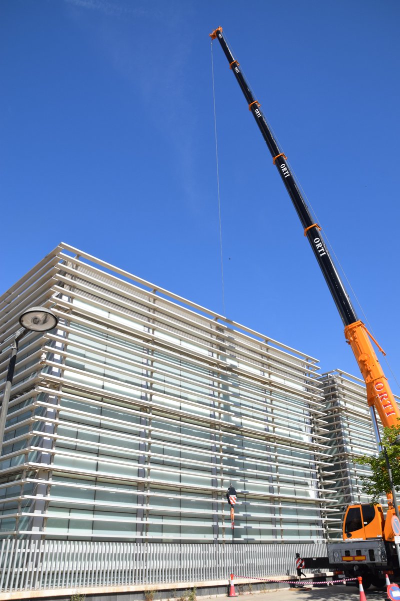 ☀️ Comenzamos con la instalación de placas solares en la cubierta para hacer del CIPF un centro de excelencia más sostenible y respetuoso con el #MedioAmbiente #EUGreenCapital #ValènciaVerda🌱@VLCVerda