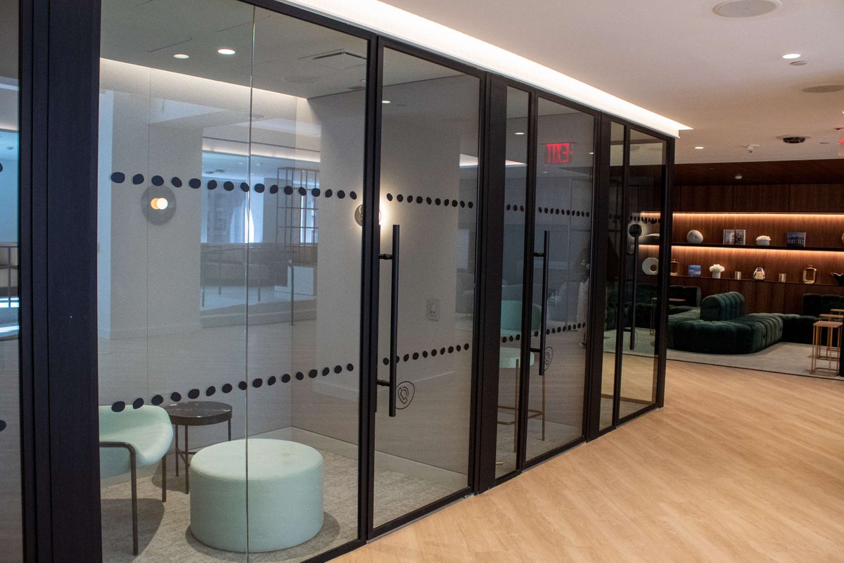 With its elegant tempered clear glass and state of the art swing doors, ZONA 1 combines style and functionality by providing you extensive privacy and sound separation while ensuring a chic appearance. bit.ly/ZONAProducts_ #zona #madeintheusa #zona1 #flexibility #glasswalls