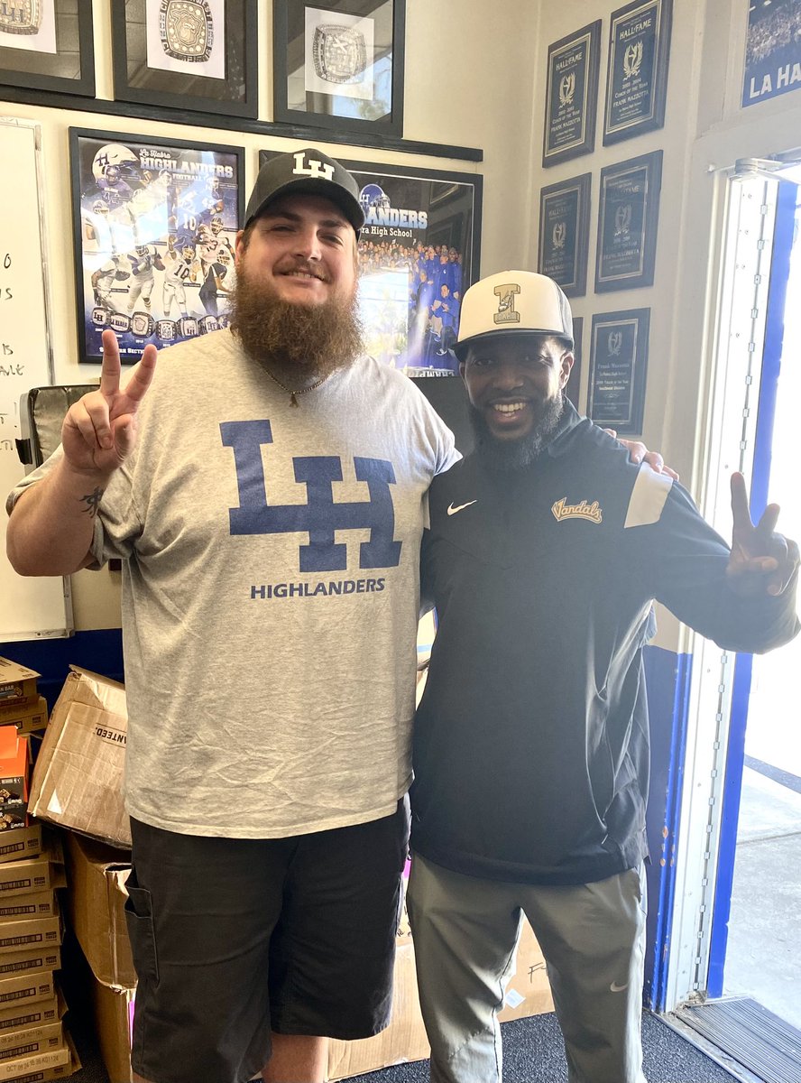 JoshoYouKnow's tweet image. Massive thanks to @franks_coach of @VandalFootball for stopping by to talk to our guys yesterday. Special things happening in Moscow, ID under this staff! #WBTNP #NextLevelHighlanders