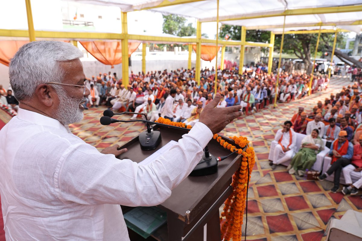 लोकसभा श्रावस्ती की विधानसभा भिन्गा में आयोजित बूथ अध्यक्ष सम्मेलन कार्यक्रम को संबोधित किया।