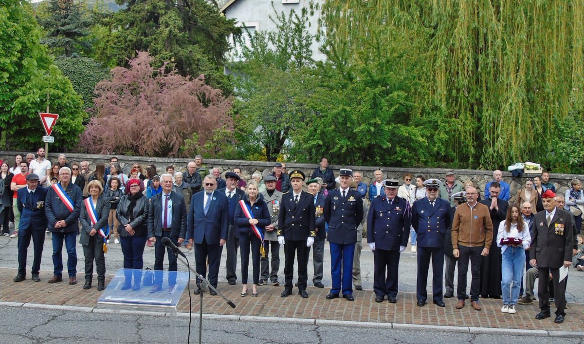 Commémoration de la fin de la Seconde Guerre Mondiale Dans les @hautesalpes, à La Roche-de-Rame, L’Argentière-la-Bessée et Embrun, une même émotion pour le 79ème anniversaire de la capitulation de l’Allemagne nazie. Et les conseils municipaux des jeunes et classes mémoire