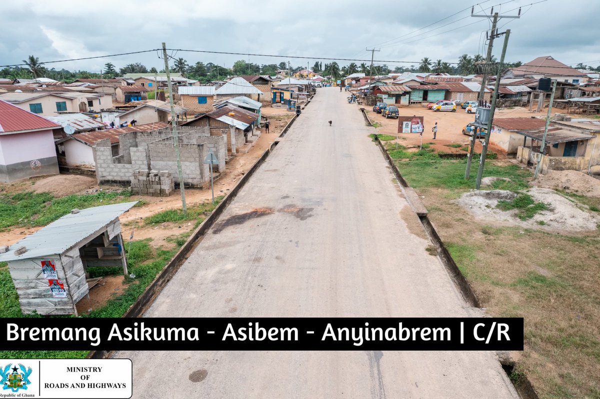 The present state of Bremang Asikuma - Asibem - Anyinabrem  roads in the Central Region.
#BuildingGhanaTogether 
#RoadsForDevelopment 
#Bawumia2024 
#ItIsPossible