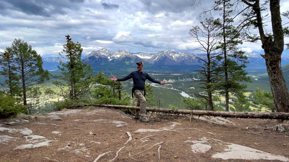 EricTAdventures's tweet photo. New video release today featuring the most famous hike in Banff: Tunnel Mountain
#tunnelmountain #hikebanff #banffhiking #banffviews #overlookingbanff #canadianrockymountains #mountrundle #banffadventures #curiositybanff #banffadventure #travelbanff #banffhikes #banffnp https://t.co/YUaIQ175fl