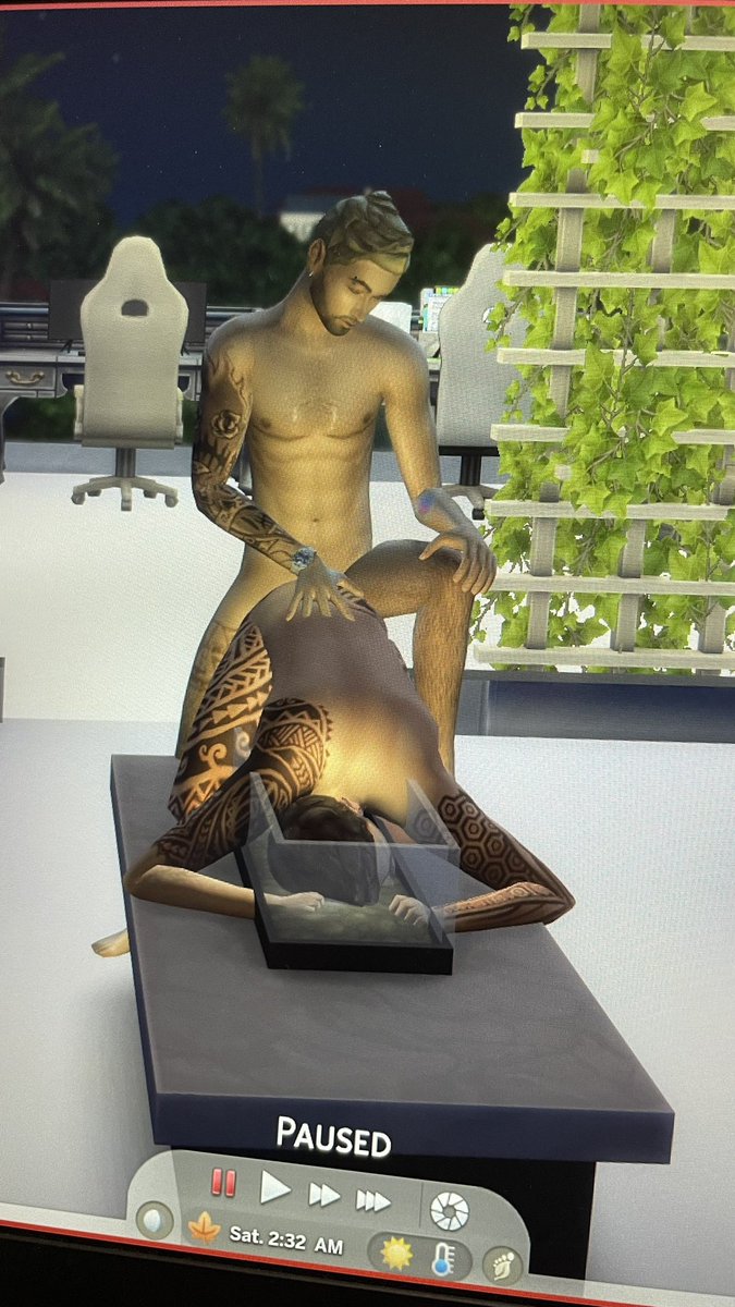 GalaxyBoy89's tweet photo. My mans is being so gentle…while his partners head is literally in the fire. 🔥😅😍
#sims4 https://t.co/SQlva3XTB3