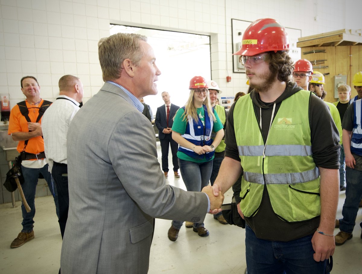 Today at @tririverscc, Lt. Governor @JonHusted toured several programs including the construction trades lab. Tri-Rivers was awarded a CTE Construction Grant & a Super RAPIDS grant, allowing them to grow their programs to graduate more career-ready students! #InDemandOhio