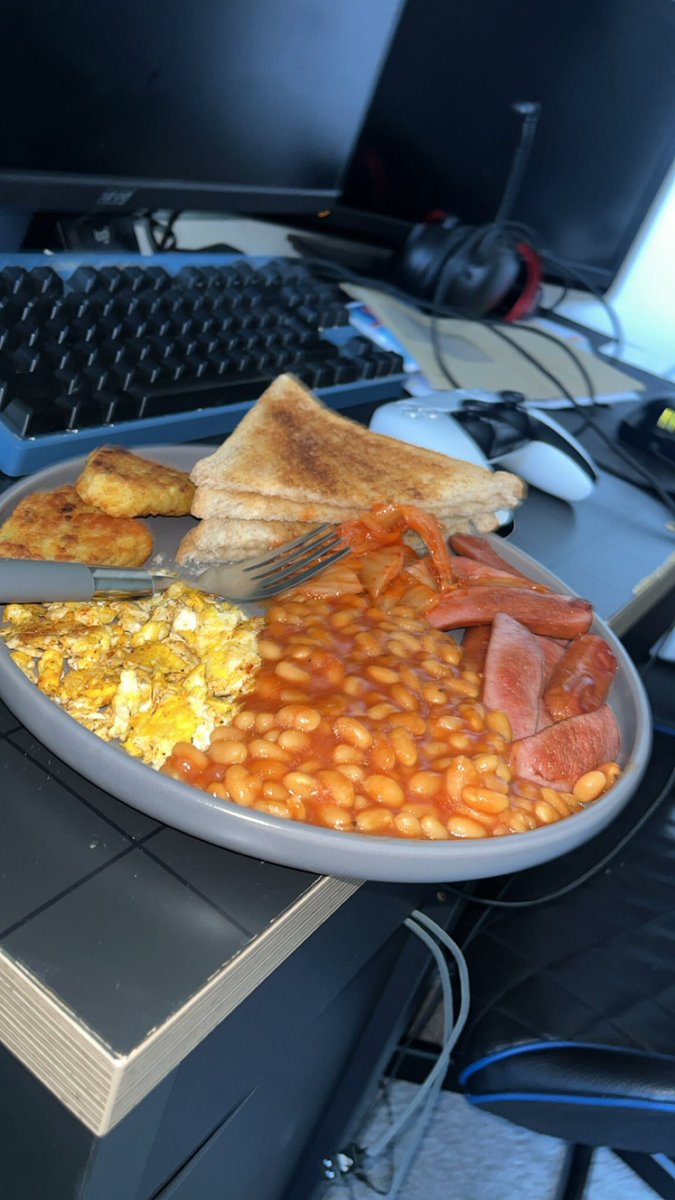 Sanjistars's tweet image. Best kinda breakfast!