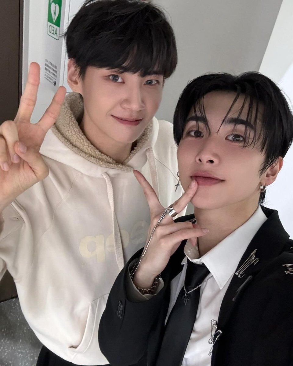 supportup10tion's tweet photo. [#FOTO | #INSTAGRAM] Atualização do dia 08/05/2024

"[#LEEDONGYEOL] 🖤"

📸Mais fotos abaixo!
📌https://t.co/oeTkjuNsox

MyungAh 🐸 @supportup10tion https://t.co/V9EHXa9Fxa