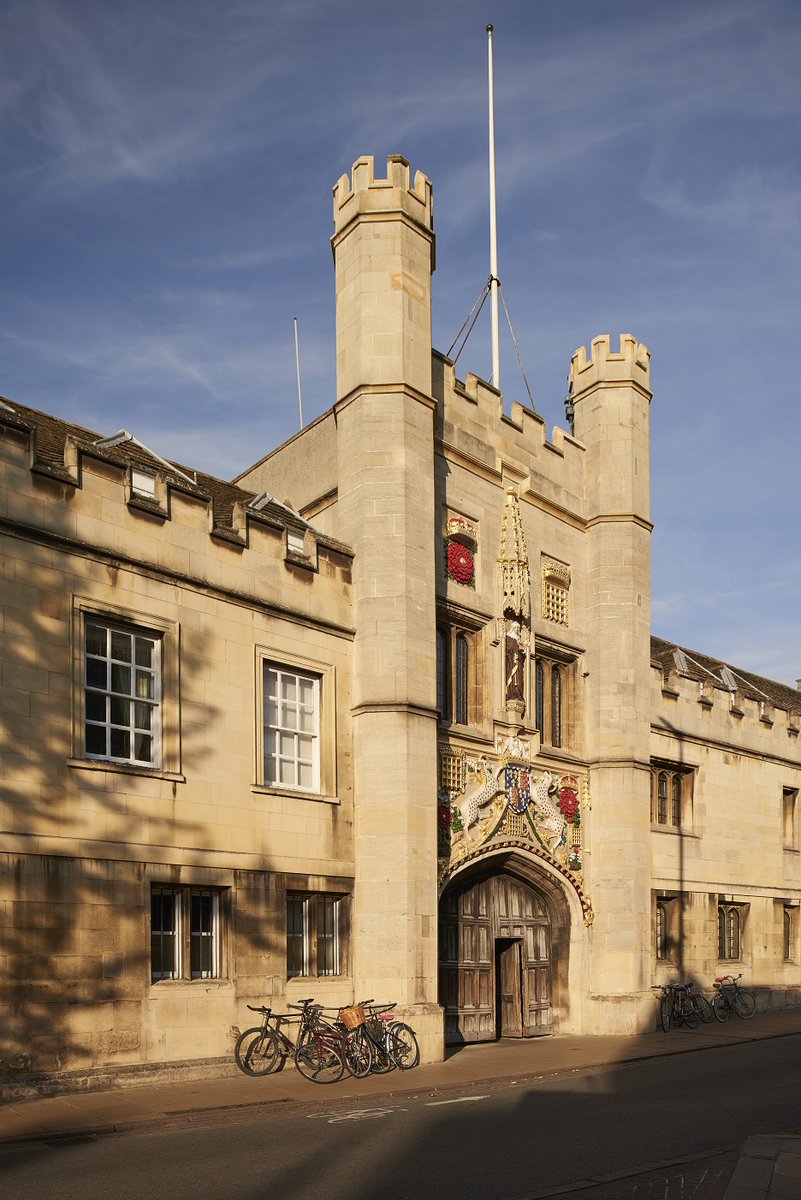 Choir members will sing from Great Gate tomorrow morning - Thursday 9 May - at 08:15 for the traditional Ascension Day celebration #christscollege #christscollegecambridge @Cambridge_uni