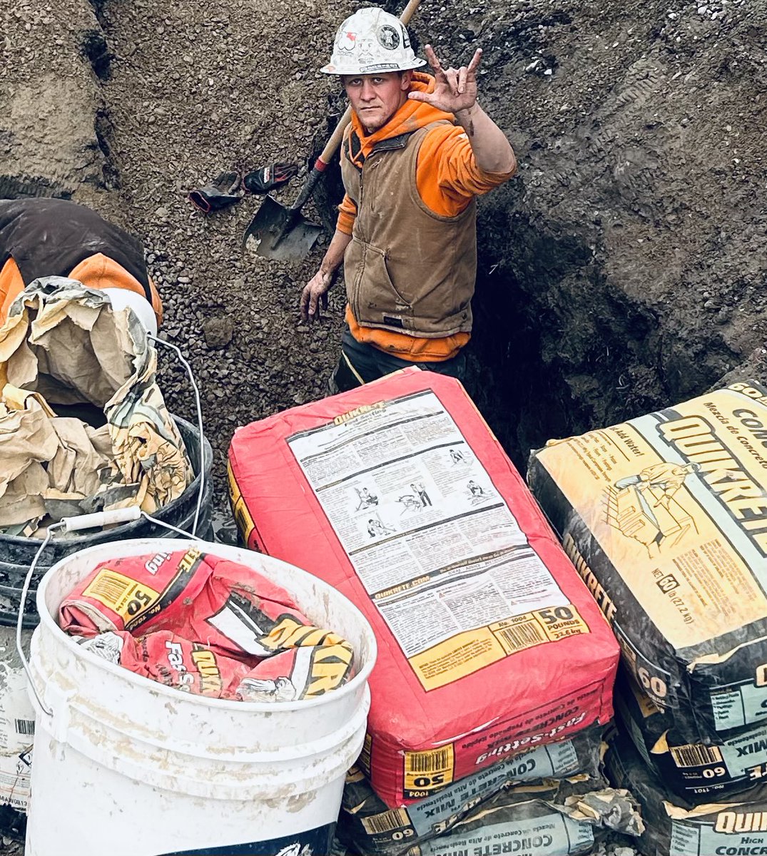 @LIUNA members don't just show up. Our members show up and get the work done! Shoutout to Brother Dylan and Brother Brandon for repping their Laborers Rising gear. Keep spreading the message!
#LIUNA #LaborersRising #LIUNANW #mtlabor #mtpol
