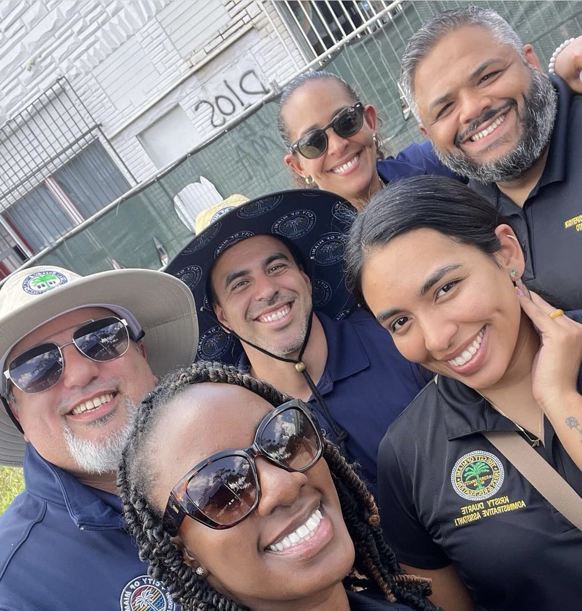 All smiles and lots of team work! 💪🏻 Happy Wednesday! We hope you are having a great week! 💚

#MiamiParks #CityofMiamiParks #CityofMiamiParksandRecreation #MiamiParksandRecreation
#MiamiParksandRec #CityofMiami #Miami #Parks #Recreation #ParksandRecreation #ParksandRec