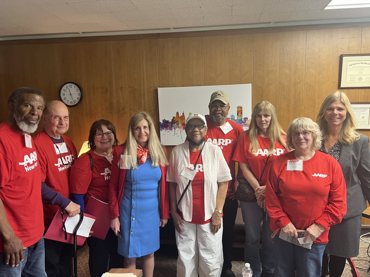 I had the pleasure of meeting with @AARPNY to discuss legislation I support to make prescription drugs more affordable and ease the burden on seniors.