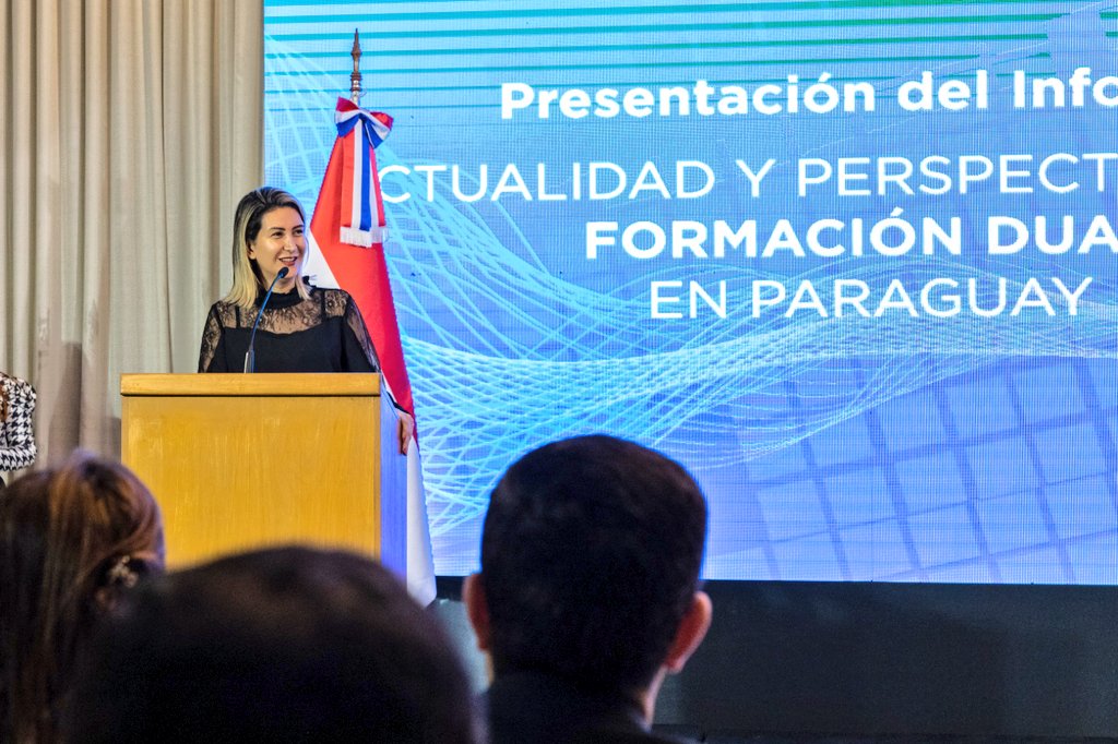 MTESS_PY's tweet image. #FORMACIÓN_DUAL | 🙌🏼👨🏼‍🏫 ¡Un paso adelante en educación y empleo en Paraguay! 🌟

📊 La ministra de Trabajo @monicarecalded, participó del acto de apertura de la Presentación del Informe de la #OIT: Actualidad y perspectiva de la #FormaciónDual en #Paraguay, organizado en conjunto…
