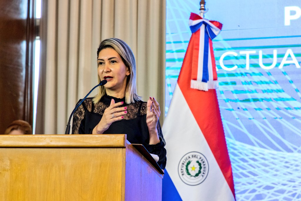 MTESS_PY's tweet image. #FORMACIÓN_DUAL | 🙌🏼👨🏼‍🏫 ¡Un paso adelante en educación y empleo en Paraguay! 🌟

📊 La ministra de Trabajo @monicarecalded, participó del acto de apertura de la Presentación del Informe de la #OIT: Actualidad y perspectiva de la #FormaciónDual en #Paraguay, organizado en conjunto…