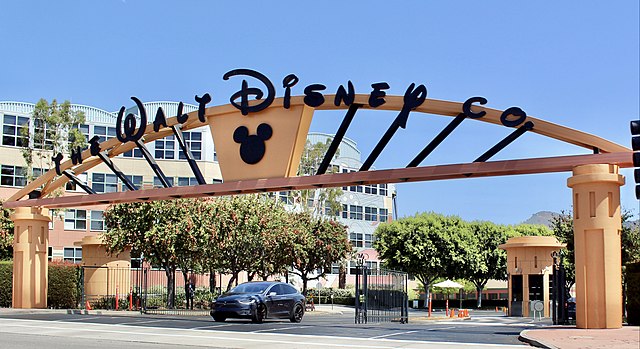 $DIS - Walt Disney Company (The) reposts Earning on May 8, Buy or Sell? tickeron.com/ticker/DIS/sig…