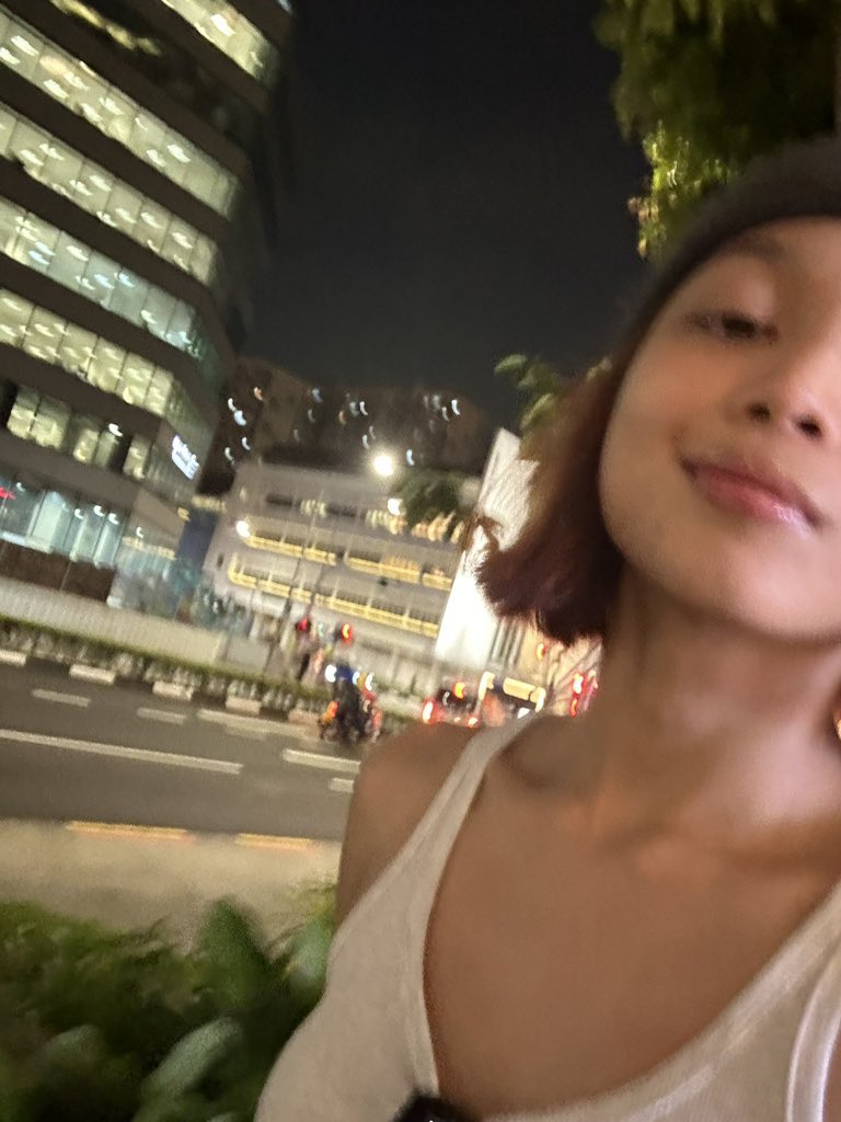 Grabe to parang ka-talking stage mo na inuupdate ka sa night out nya ajshsjshskshddkk