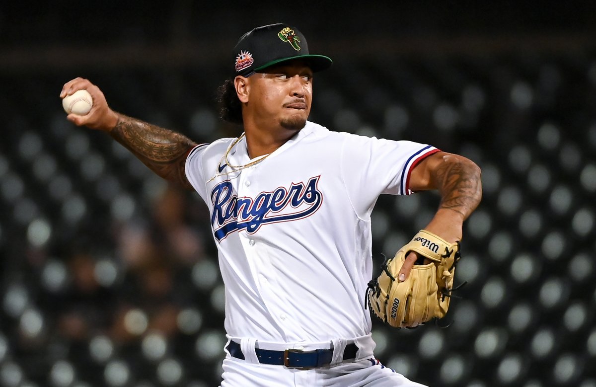 The @WhiteSox have acquired 23-year-old right-hander Anthony Hoopii-Tuionetoa from the Rangers in exchange for Robbie Grossman. Hoopii-Tuionetoa has not allowed an earned run in 10 relief appearances this season: atmlb.com/4dwgKJ1