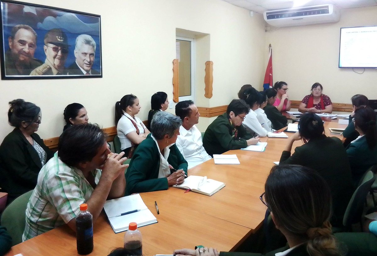 PinarBpa's tweet photo. 👉 Encuentro de trabajo de la Dirección General de Negocios del #BPA con las áreas de Negocios de todas las Sucursales 🏦 de @PinarBpa
#ComprometidosConElDesarrollo
#Cuba 
@JLiliaDelgado @AQuinonesB
@BancoCentralCub @CubaBPA @NiurkaCoste @AdianezRogerH 
@RaytePerezCruz https://t.co/RqNbOOID55