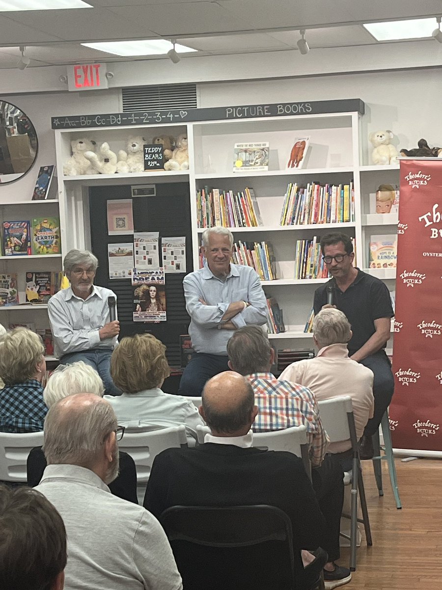 Great conversation last night with @RepSteveIsrael at @theodoresbooks about #FindMetheVotes. Nice turnout with an engaged audience full of smart question. Thanks to all of the good people at Theodore’s. @Isikoff @twelvebooks