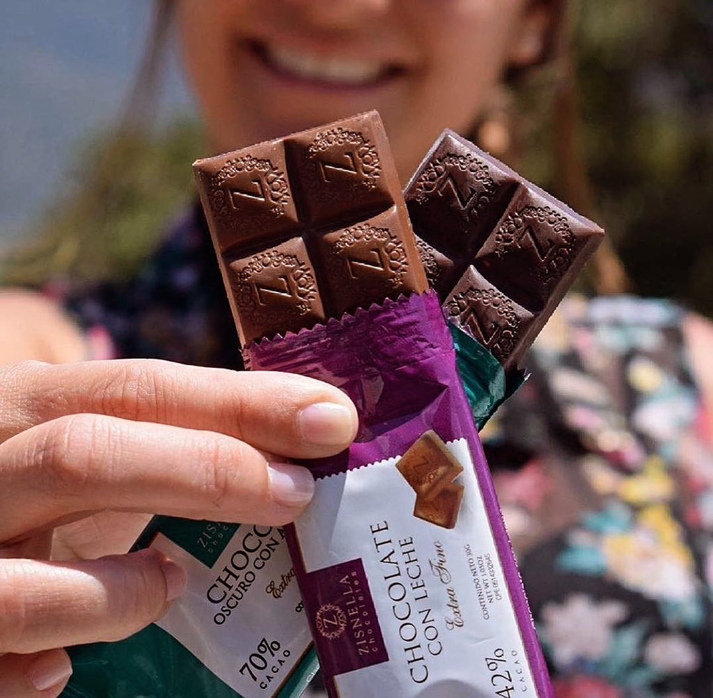 Todo está bien ☀️ 🌈 cuando disfrutas un chocolate 🍫 Zisnella.

¡Pruébalo hoy mismo!