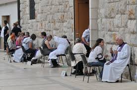 “Casa de Déu anomenen també la confessió per la reconciliació del pecador. S'hi reconcilia l'home amb Déu, com es reconcilia el fill amb el pare quan aquest el rep a la casa paterna.” (Sant Antoni de Pàdua)