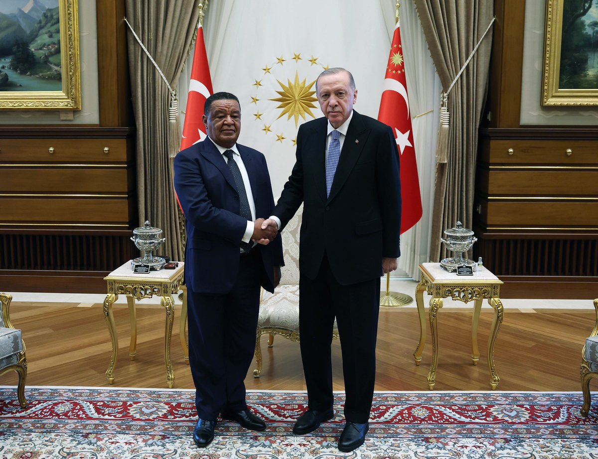 President @RTErdogan met with former President Mulatu Teshome Wirtu of Ethiopia at the Presidential Complex.